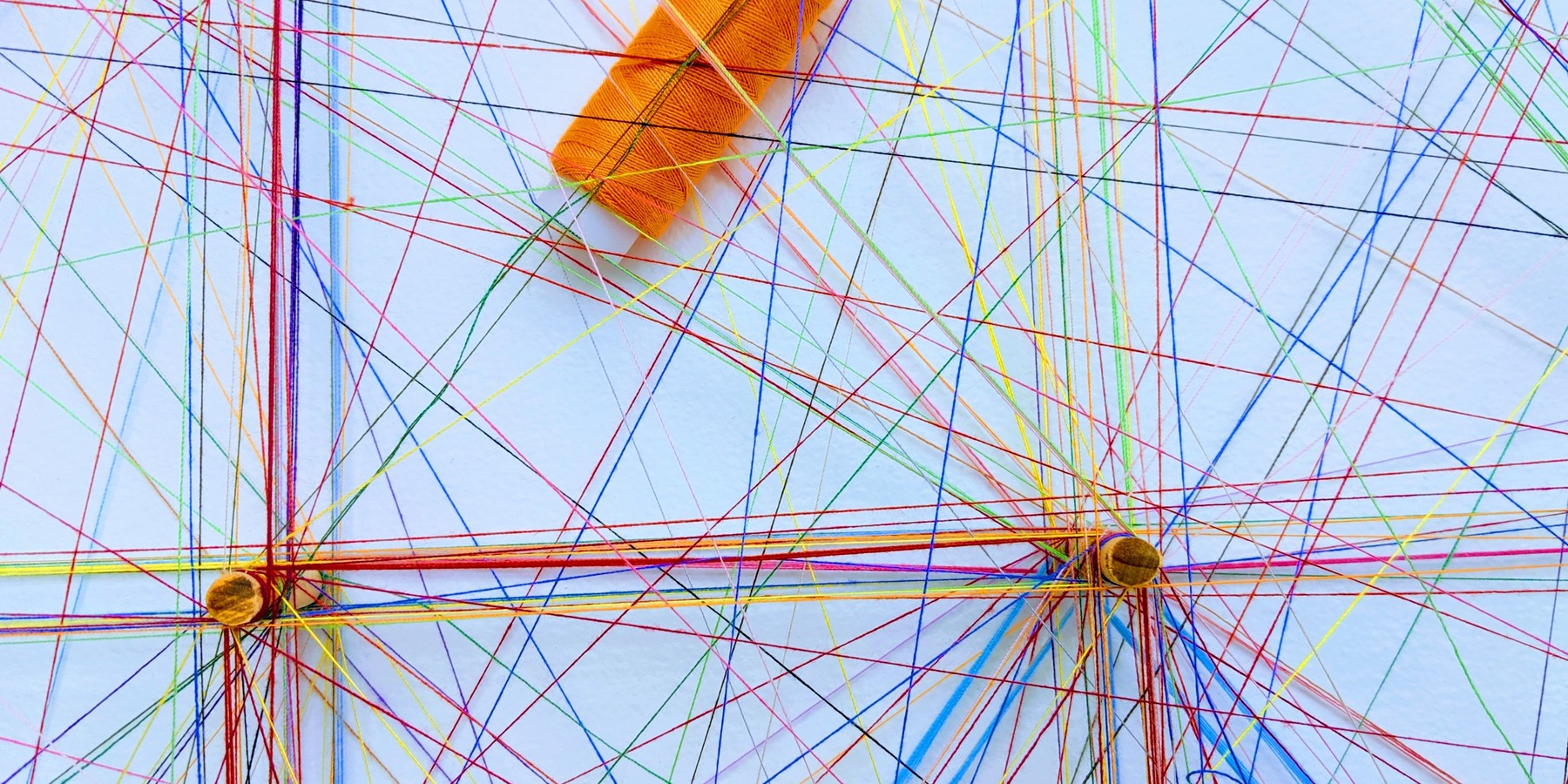 Aus Fäden gespanntes Netzwerk